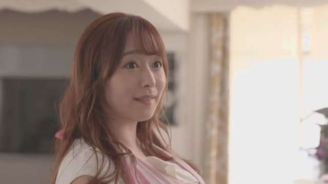 对朋友妈妈的巨乳无限痴迷 海报