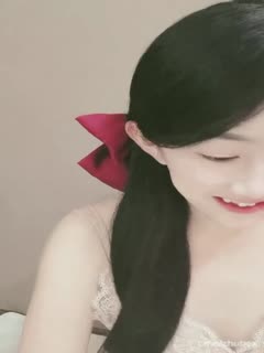 kibboo_网红脸贫乳美臀极品美女主播紫薇大秀，全程露脸假屌女上位抽插掰穴诱惑，翘起美特别性感 海报