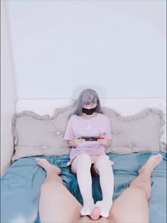 重金购得逼逼超粉嫩的抖音萌妹子（白袜袜格罗丫）裸舞与粉丝乳交足交无套啪啪 海报