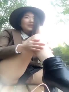 短裙少妇公园无下限露出勾引 海报