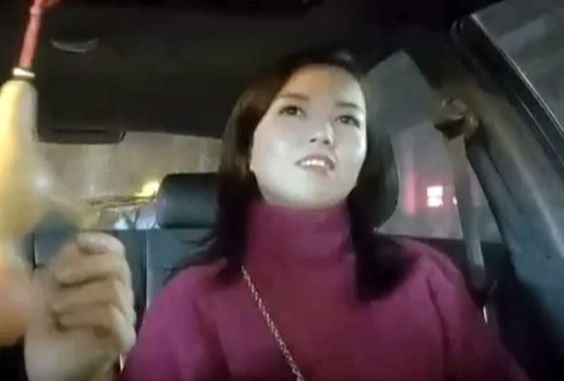 骚飘飘专业搞鸡 深夜到足浴按摩会所搭讪个女技师 1800元到酒店开房! 海报