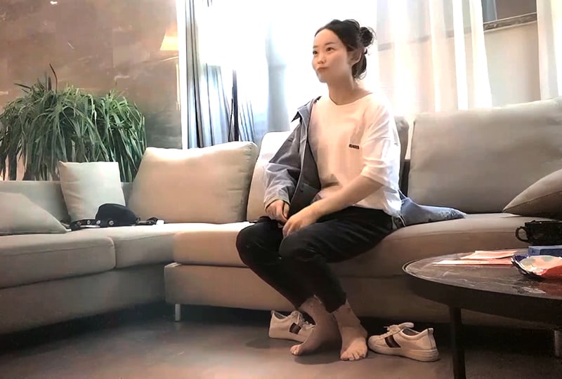 撕开丝袜玩弄00后眼镜小萝莉! 海报