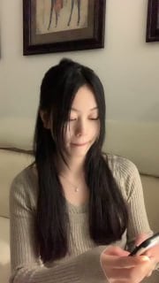 颜值区女神！外表文静很漂亮！给大家小露一波，撩起衣服贫乳，换装衬衣，半脱下内裤性感美臀 海报