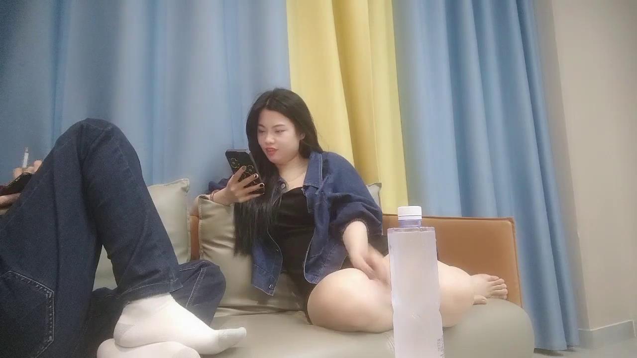 小马循环同城约炮丰满牛仔妹，善用深喉! 海报